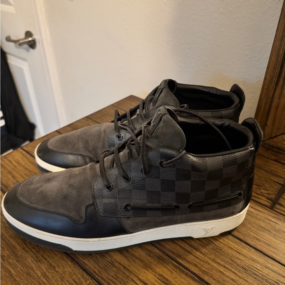 Louis Vuitton men’s shoes - Picture 2 of 4